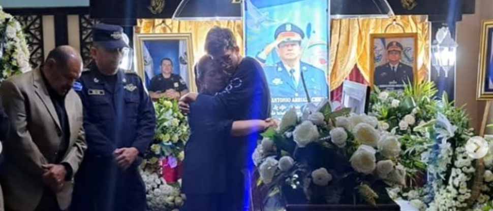 Amigos y familiares del director de la PNC afirman que lo recordarán como un héroe