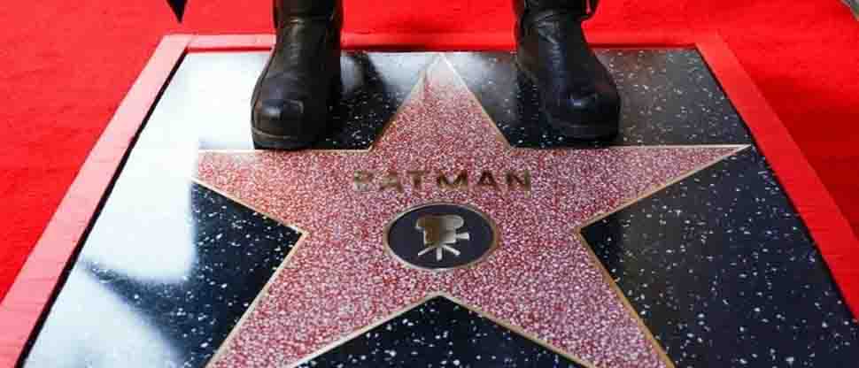 Batman se convierte en el primer superhéroe en recibir una estrella en Hollywood