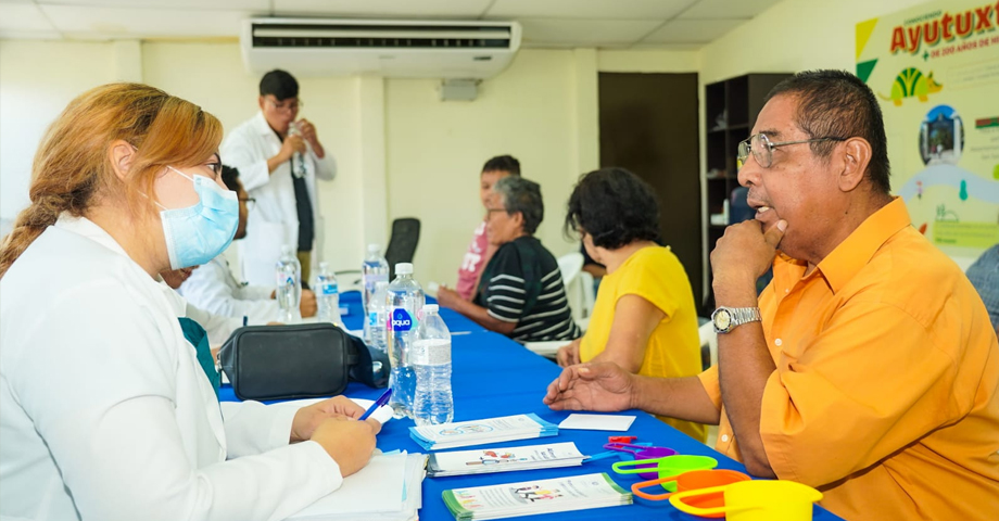 Familias de Ayutuxtepeque en San Salvador son beneficiadas con Brigada Médica
