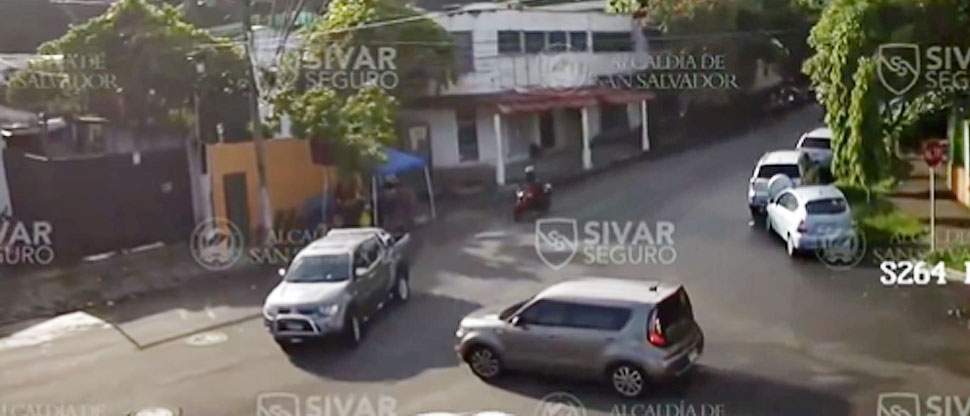 Imprudencia de conductor termina en accidente vial