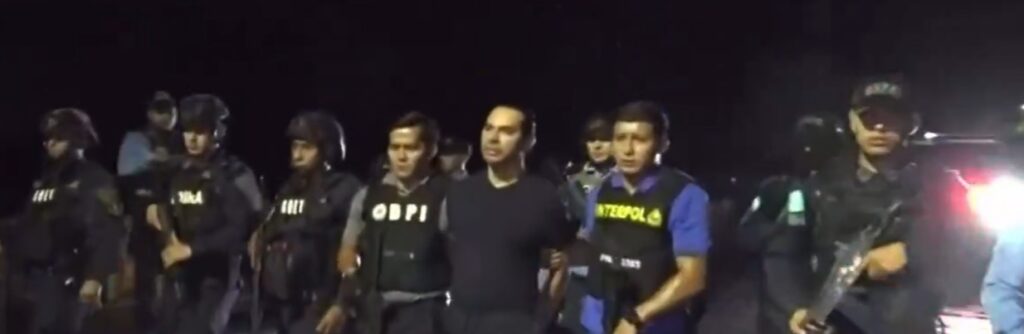 Autoridades salvadoreñas reciben a exgerente de COSAVI en frontera con Honduras