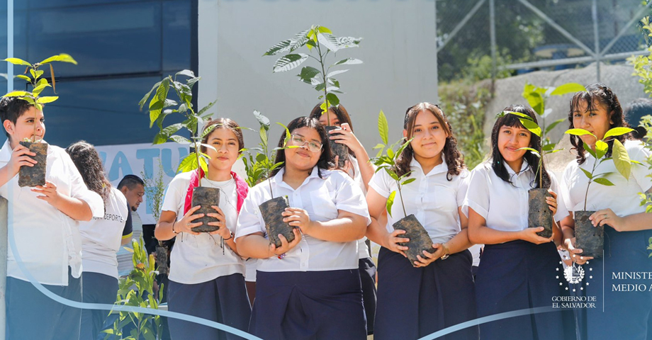 Estudiantes de Apopa culminan Curso de Formación Ambiental