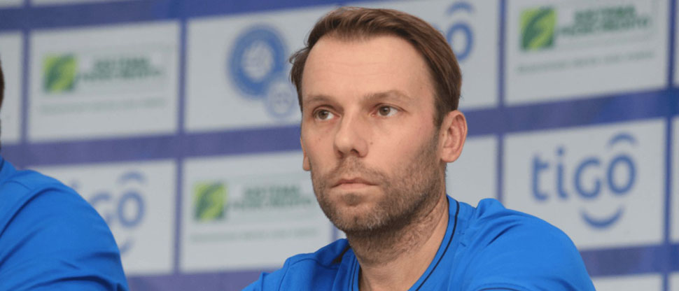 Selecta sub-20 se queda sin entrenador tras renuncia de Juan Cortez