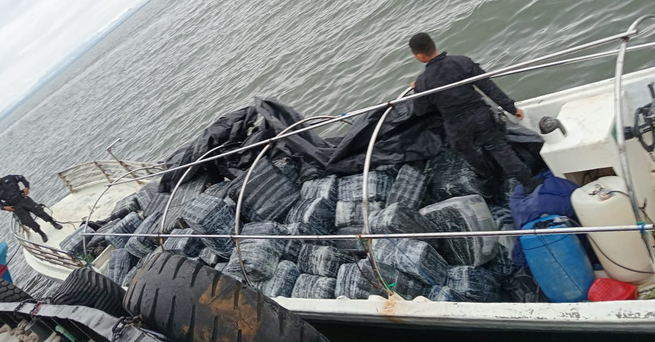 Incautan medicamentos, ropa y calzado que venían de contrabando por el Golfo de Fonseca