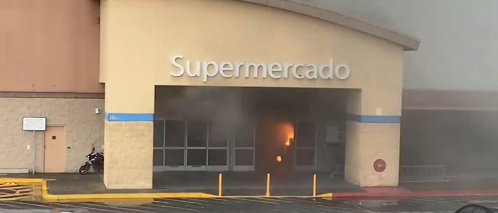 MÉXICO. Voraz incendio consume a cenizas un supermercado de Jalisco