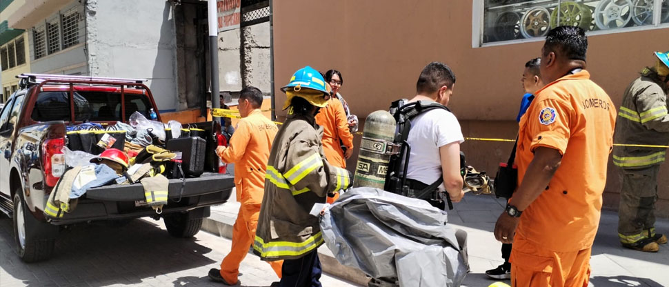 Reportan varias personas intoxicadas por fuga de gas en el centro de San Salvador