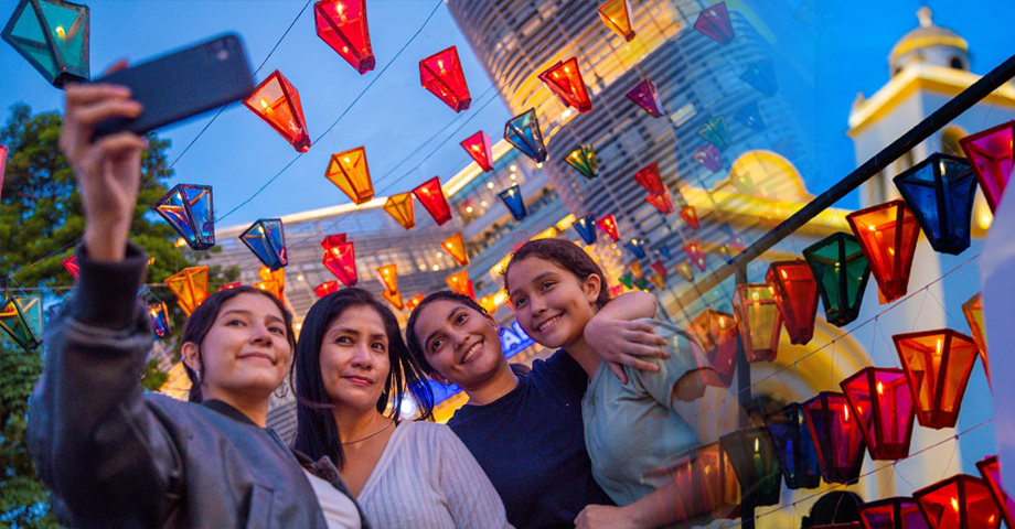 Festival de Los Farolitos también se vive en el Centro Histórico de San Salvador