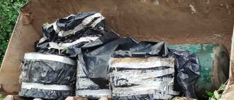 Retiran barriles abandonados que tendrían sustancias tóxicas