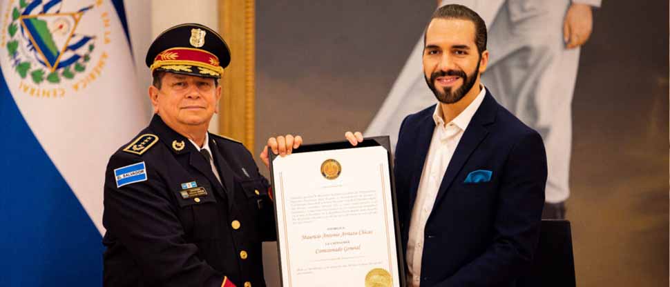 Mauricio Arriaza Chicas fue el primer Comisionado General de la PNC