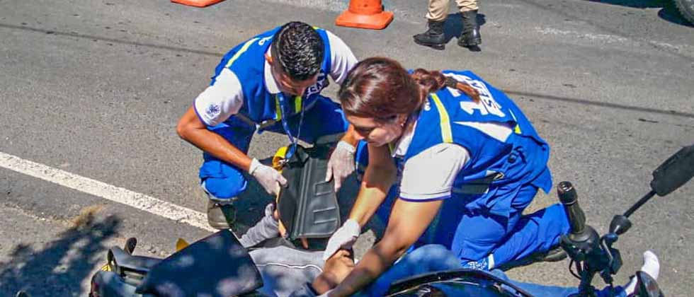 Motociclista sufre fractura tras accidentarse en Panchimalco