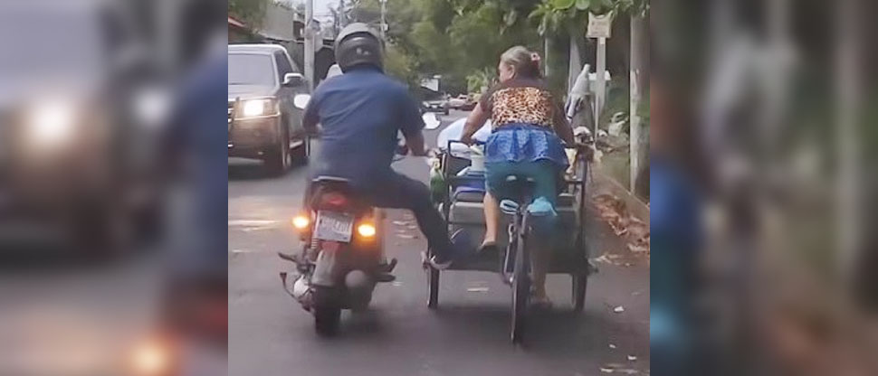 Con una pequeña acción, motociclista demuestra que no todos son imprudentes