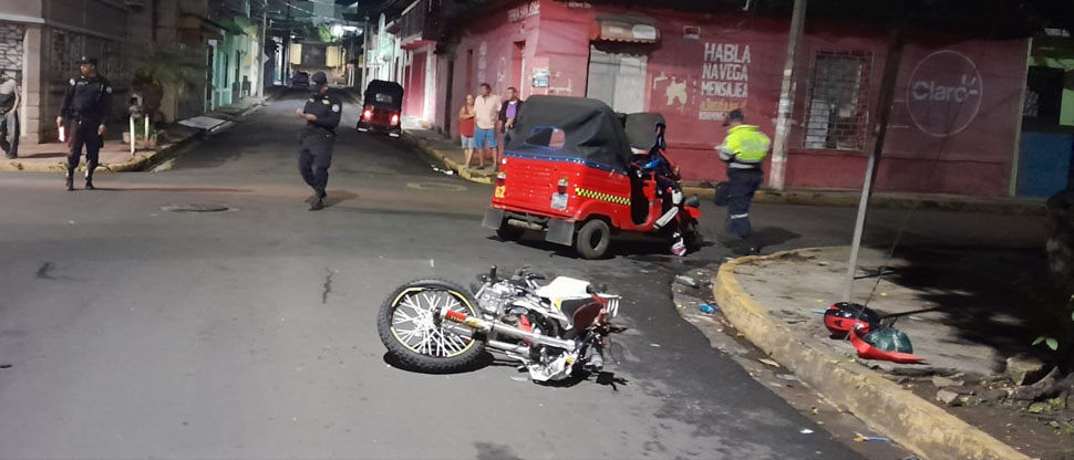 Irrespeto a una señal de alto deja un lesionado tras accidente en Ahuachapán
