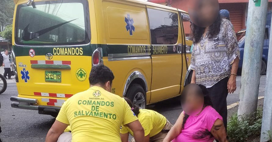 Busero atropella y provoca lesiones a una mujer en Ilopango