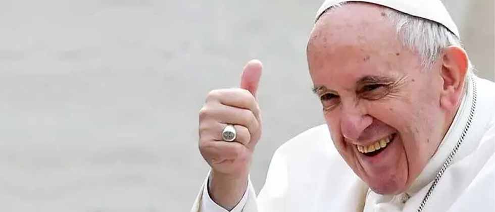 Papa pide «amar la pobreza» durante su visita a uno de los países más pobres del mundo