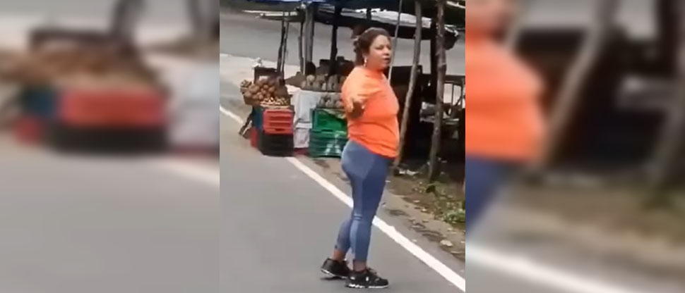 Se viraliza pleito entre vendedoras informales por ganar más clientela