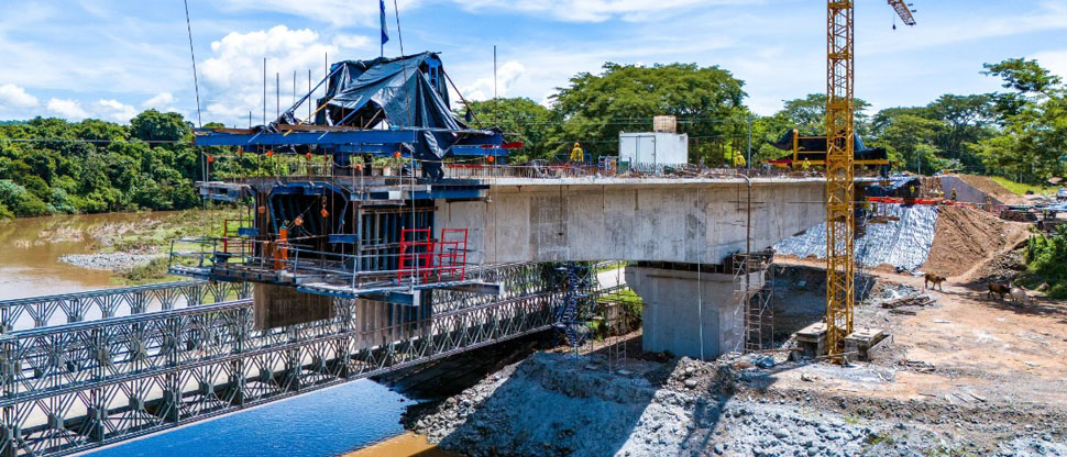 MOP avanza en los trabajos del puente que conectará los departamentos de Cabañas y San Vicente