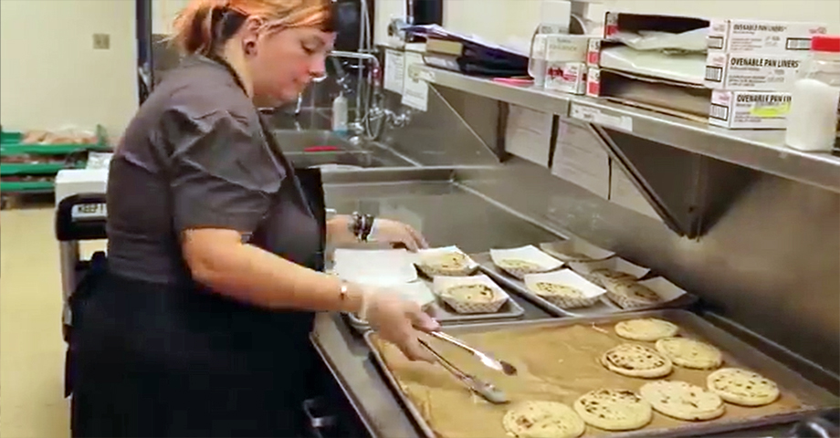 Incluyen pupusas en el menú de escuelas secundarias en Oregon, EE.UU.