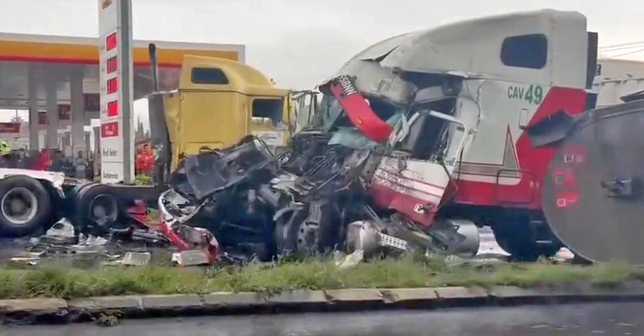 Guatemala: vehículos pesados protagonizan aparatoso accidente en Amatitlán