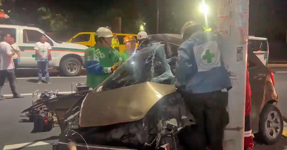 Conductor muere y su acompañante termina en estado delicado luego de sufrir grave accidente