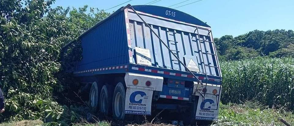 “Curva de la Muerte” en Sonsonate nuevamente es escenario de otro accidente de tránsito