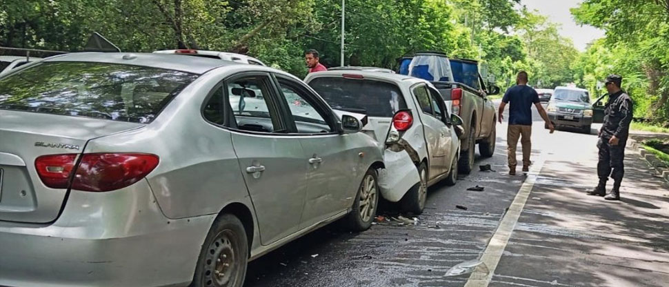 Triple accidente deja varias personas lesionadas en San Miguel