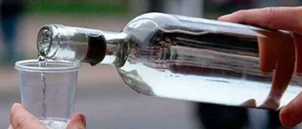 VENEZUELA: Hombre se puso a beber licor después de haberse tomado una serie de pastillas y fallece