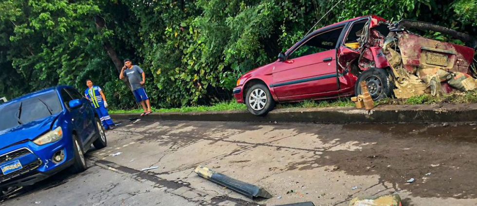 Milagrosamente, siniestro con cuatro vehículos involucrados deja a todos ilesos en Usulután