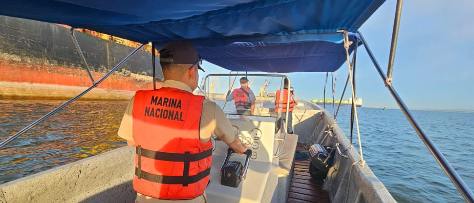 Buscan por mar y aire a pescadores extraviados en la costa de Sonsonate 