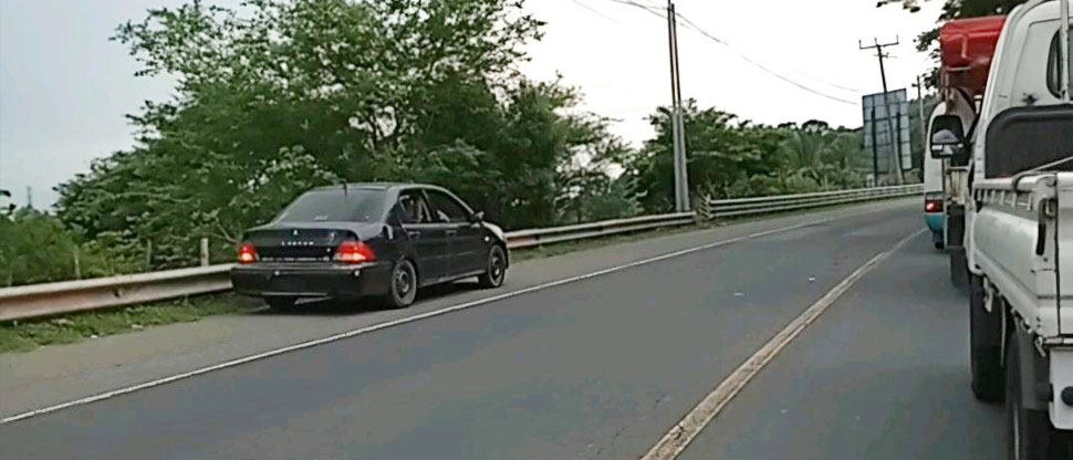 Captan a conductor en sentido contrario y sobre carril auxiliar en carretera Troncal del Norte