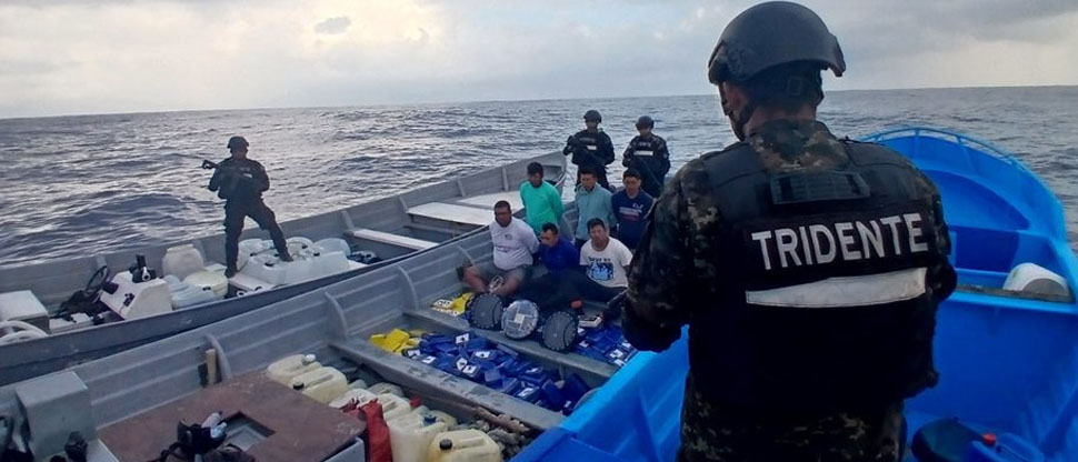 Interceptan embarcación que transportaba sustancias ilícitas valoradas en $28.7 millones