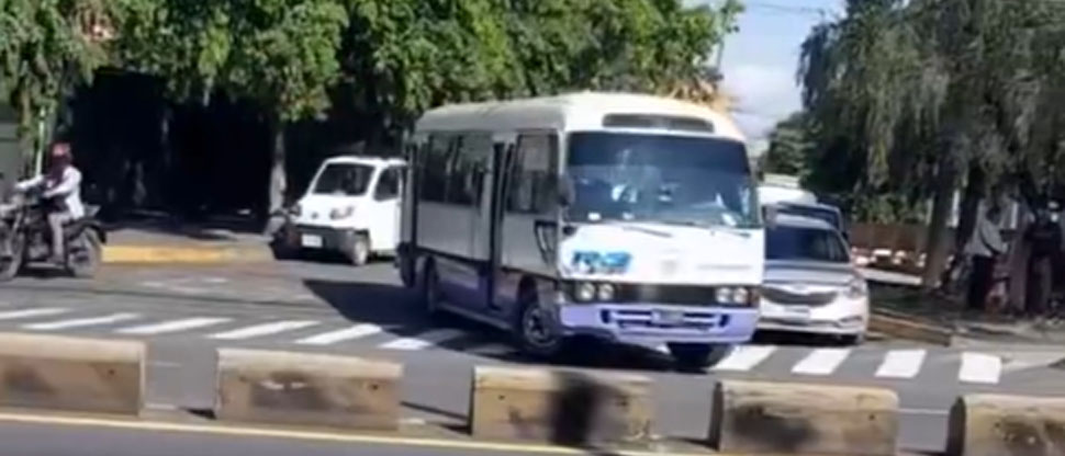 Microbusero de la ruta 3 tendrá que pagar más de $205 por diferentes multas