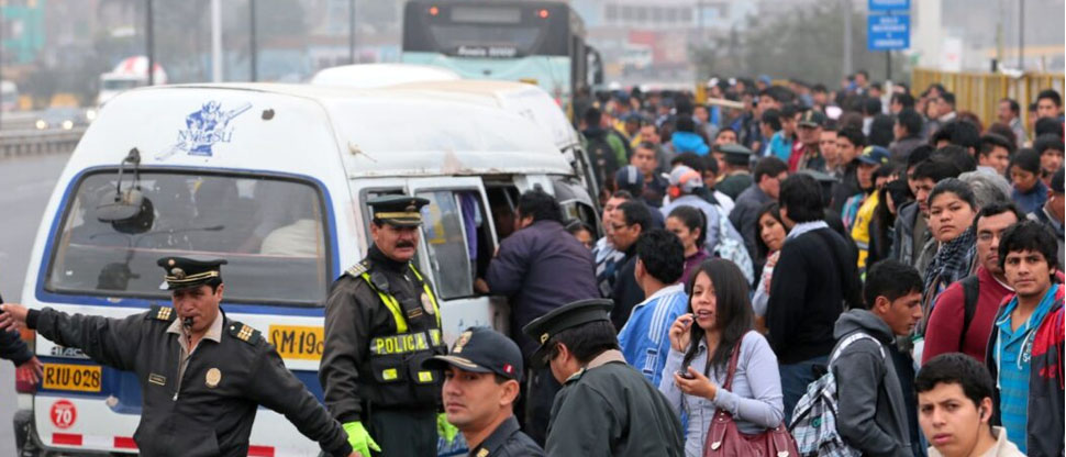 Transportistas peruanos anuncian paro nacional por aumento de la delincuencia