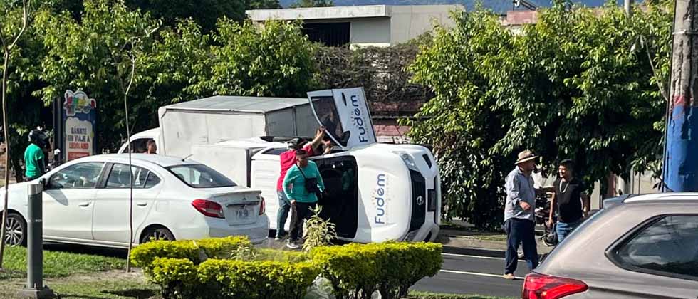 Reportan fuerte accidente de tránsito sobre bulevar Los Próceres