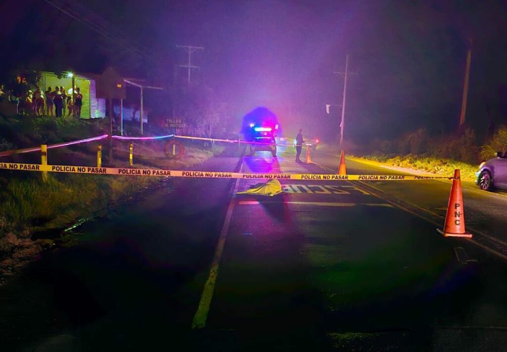 Hombre con problemas psiquiátricos fallece atropellado en carretera Litoral