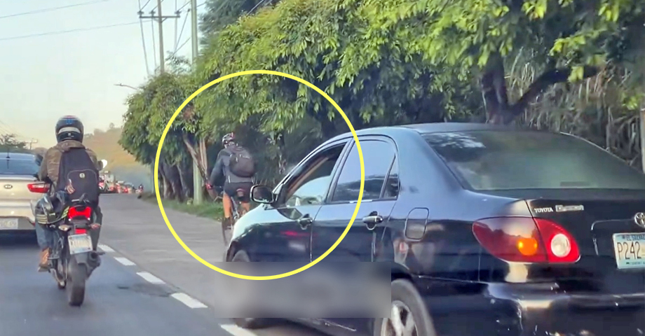 Denuncian a conductor que puso en peligro la vida de un ciclista en Autopista a Comalapa