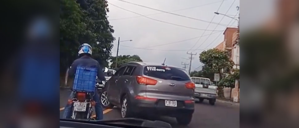 Denuncian a conductores que pudieron provocar accidente tras hacer cruce indebido