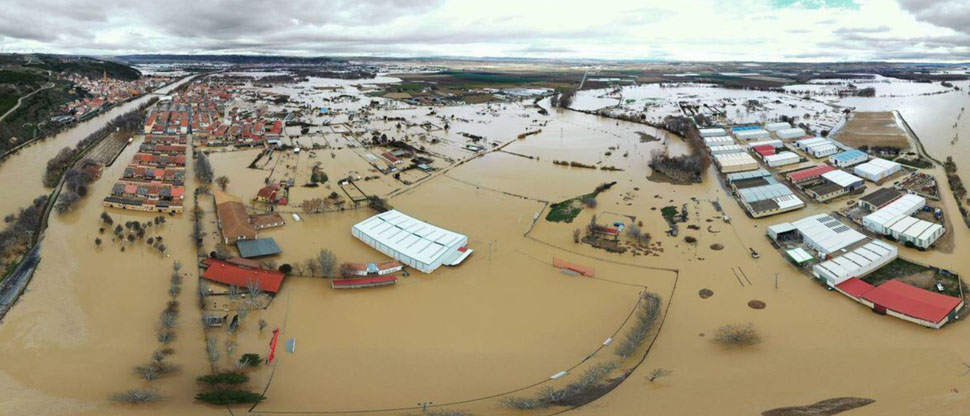 ESPAÑA: Fuerte temporal deja cinco desaparecidos, fuertes inundaciones y cierre de puertos