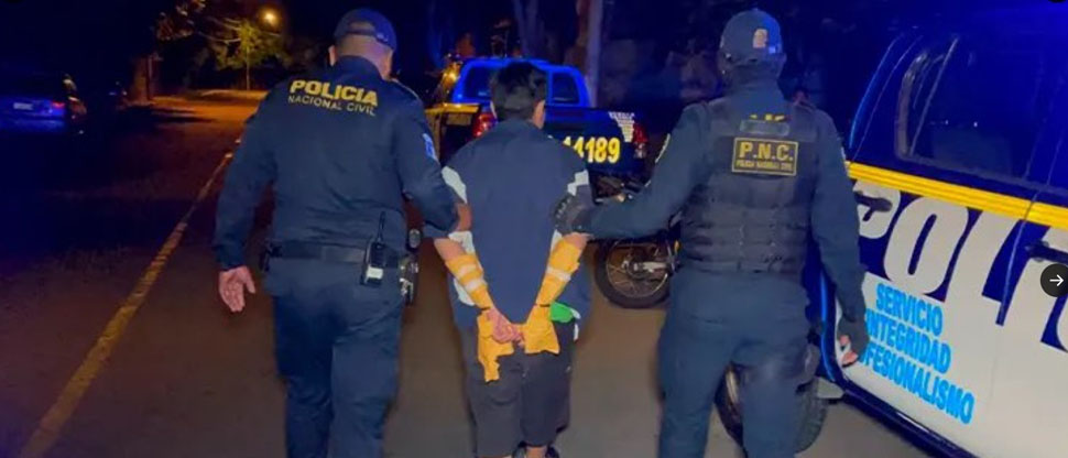 GUATEMALA: Pandillero con máscara de payaso irrumpen fiesta para atacar a tiros a varias personas