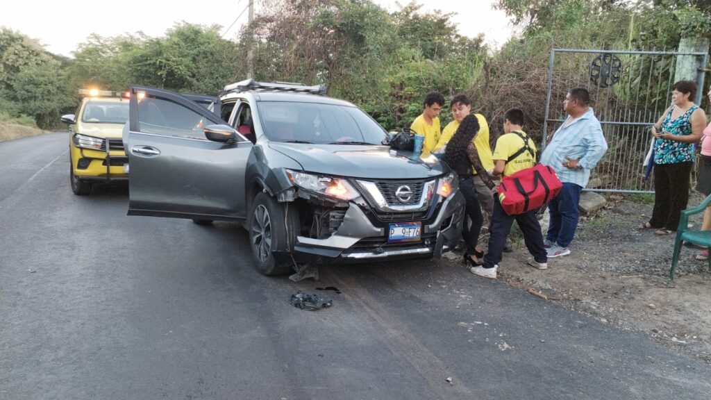 Un motociclista resulta lesionado en accidente vial en Sensuntepeque