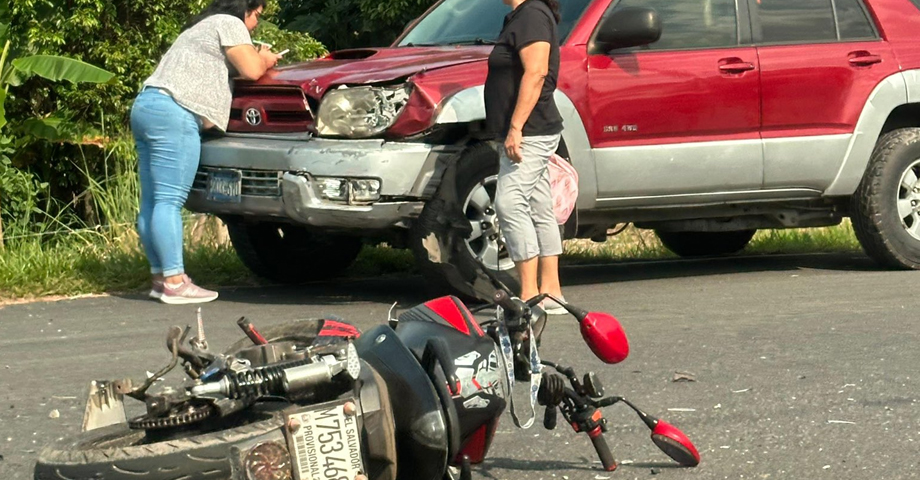Motociclista resulta lesionado tras accidente en periférico Claudia Lars, en Opico