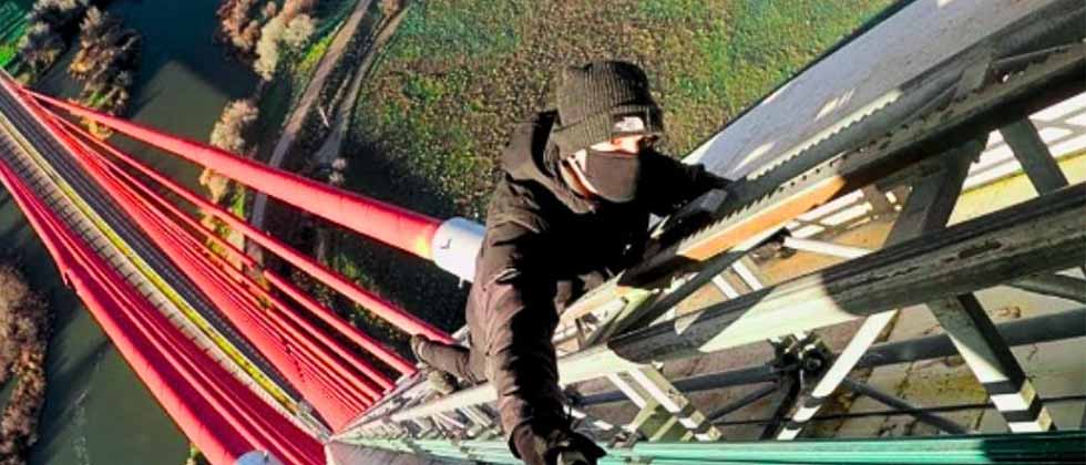 TikToker muere tras caer de un puente por grabar un video