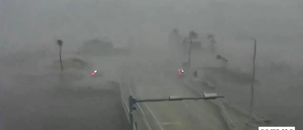 E.E.U.U: Antes de tocar tierra el huracán Milton, dos tornados dejan estragos en la costa de Florida