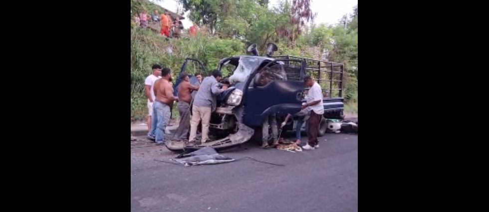 Religiosas quedan atrapadas en la cabina de un camión tras triple siniestro vial en La Libertad