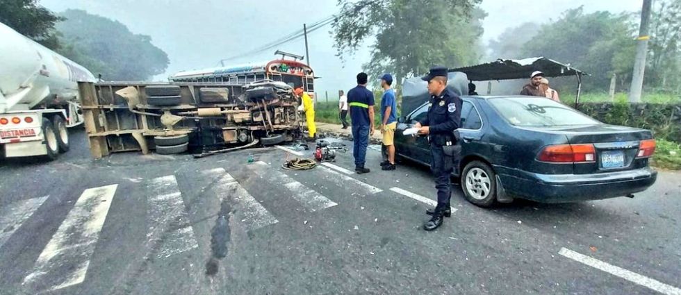 PNC reporta varios lesionados tras siniestro carretera a Santa Ana