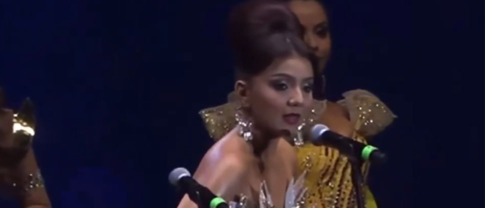 Se le «lengua la traba»: Viralizan bochornoso momento que sufrió aspirante a reina del Carnaval de San Miguel