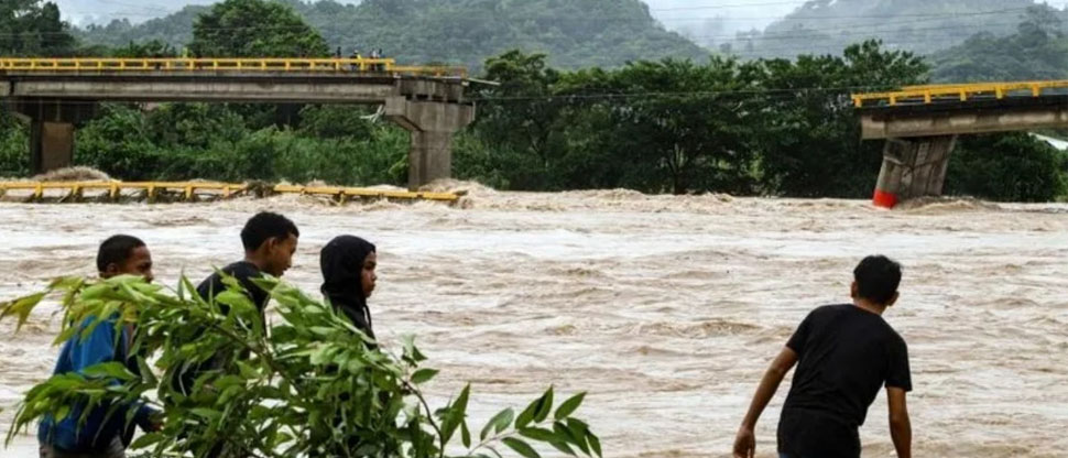 HONDURAS: Tormenta tropical Sara deja más de 40 puentes dañados