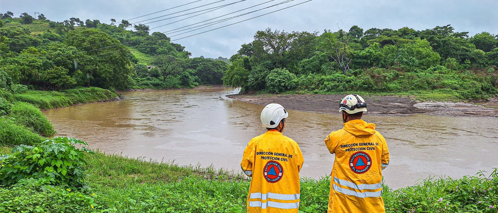 Agricultores afectados por las lluvias recibirán bono de $300