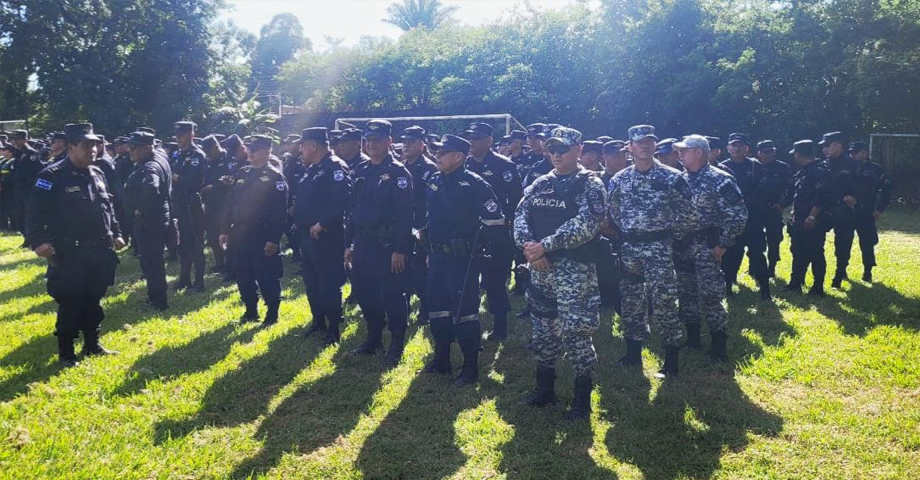 Agentes se preparan para garantizar la seguridad durante el Carnaval de San Miguel