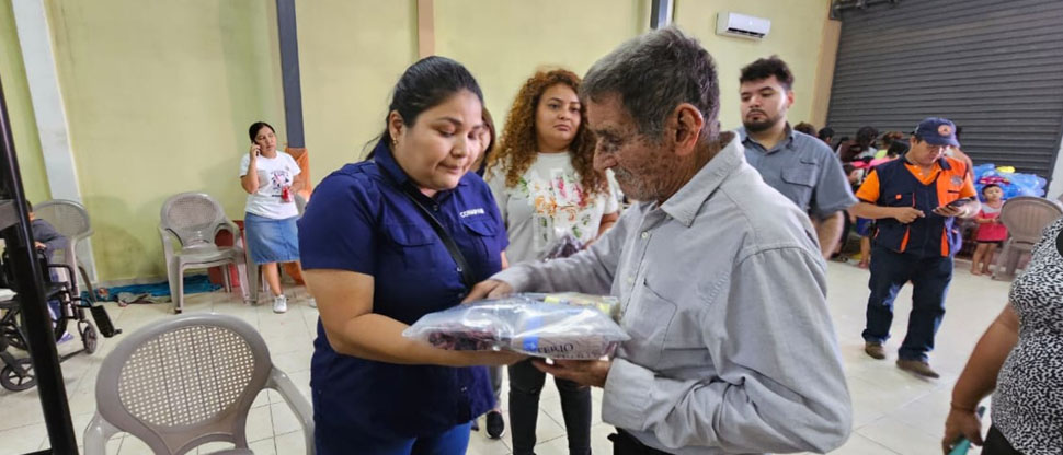 Autoridades han evacuado a más de 450 personas a diversos albergues