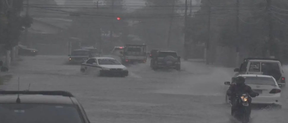 HONDURAS: Declaran alerta roja por tormenta tropical Sara